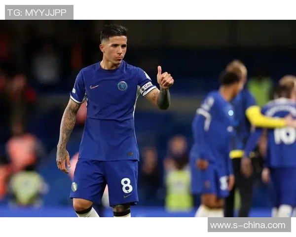 切尔西更衣室风波不断斯特林与恩佐训练场激烈冲突引发关注